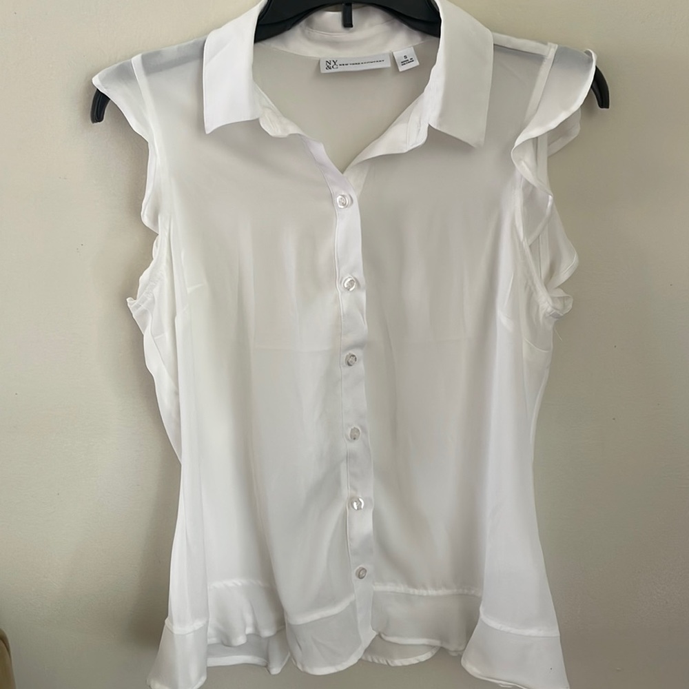 NWOT Flutter Sleeve Blouse